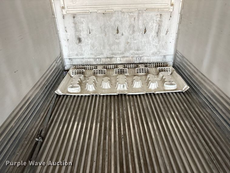 image for item EA4637 2016 Utility  VS2RA refrigerated van trailer