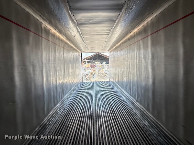 image for item EA4637 2016 Utility  VS2RA refrigerated van trailer