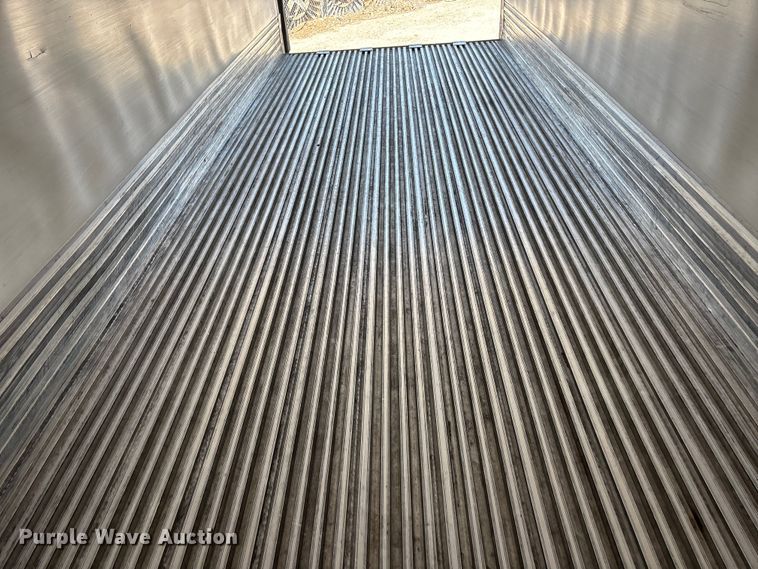 image for item EA4637 2016 Utility  VS2RA refrigerated van trailer