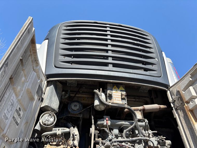 image for item EA4637 2016 Utility  VS2RA refrigerated van trailer