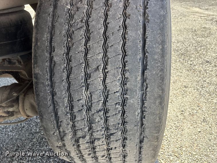 image for item EA4637 2016 Utility  VS2RA refrigerated van trailer