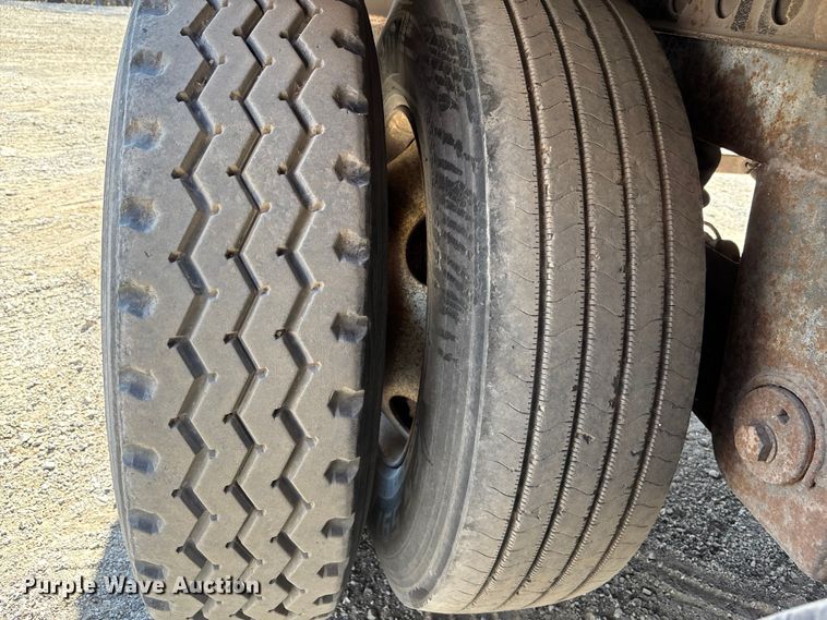 image for item EA4638 1999 Trailmobile dry van trailer