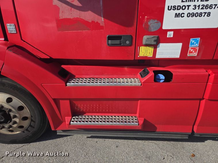 image for item EA5468 2017 Volvo VNL semi truck