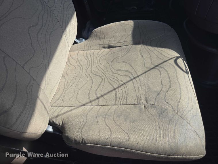 image for item EA5468 2017 Volvo VNL semi truck