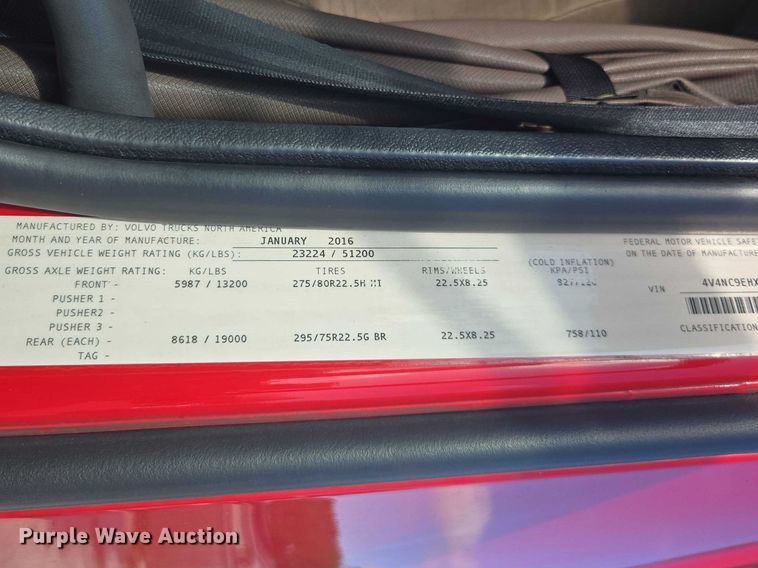 image for item EA5468 2017 Volvo VNL semi truck