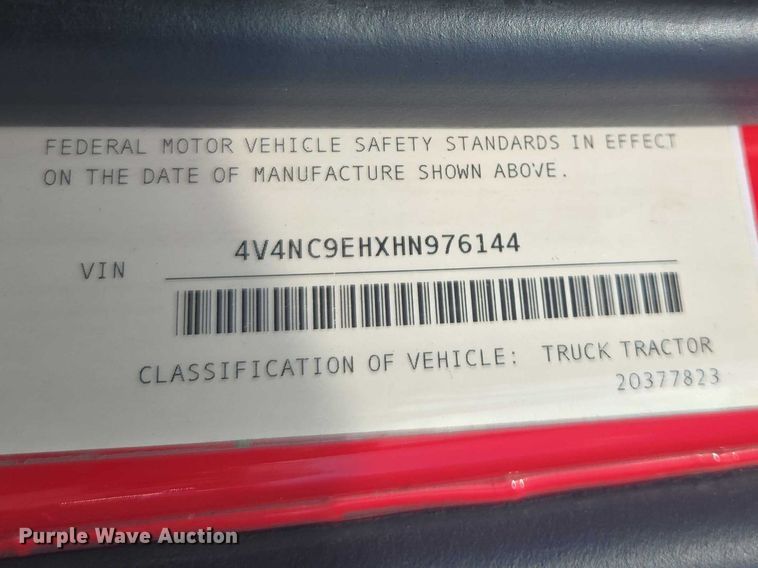 image for item EA5468 2017 Volvo VNL semi truck