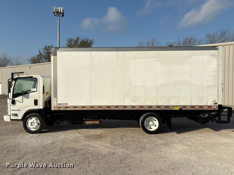 image for item EA7224 2019 Isuzu NPR box truck