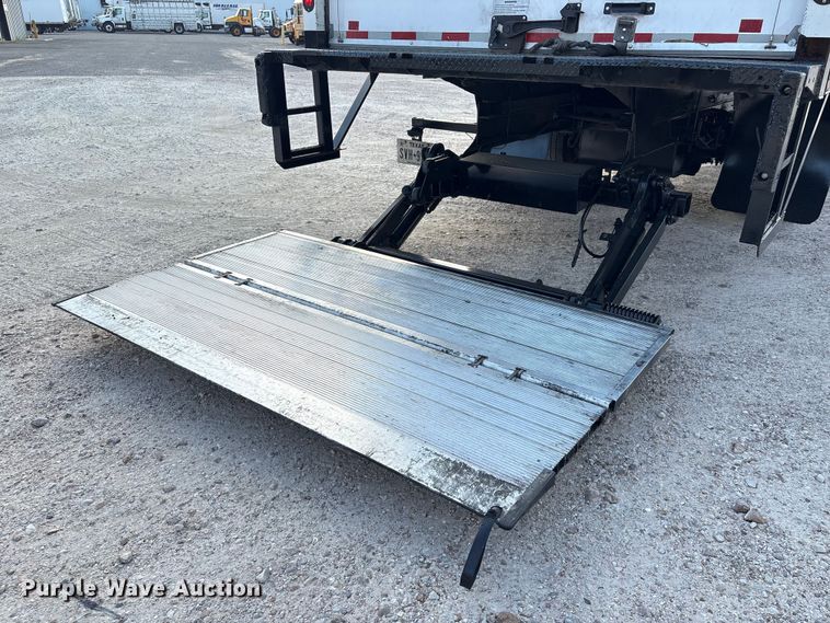 image for item EA7224 2019 Isuzu NPR box truck