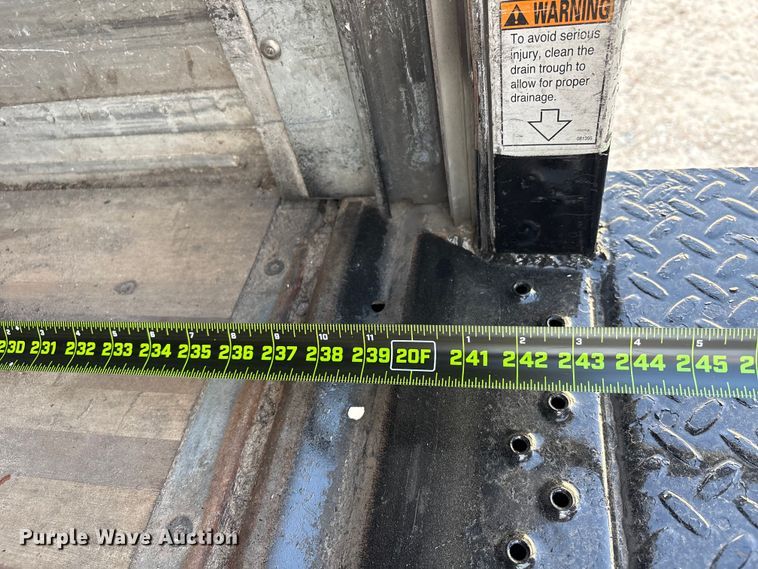 image for item EA7224 2019 Isuzu NPR box truck