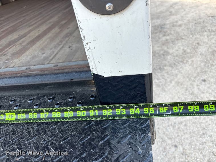 image for item EA7224 2019 Isuzu NPR box truck