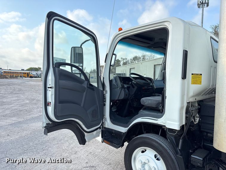 image for item EA7224 2019 Isuzu NPR box truck