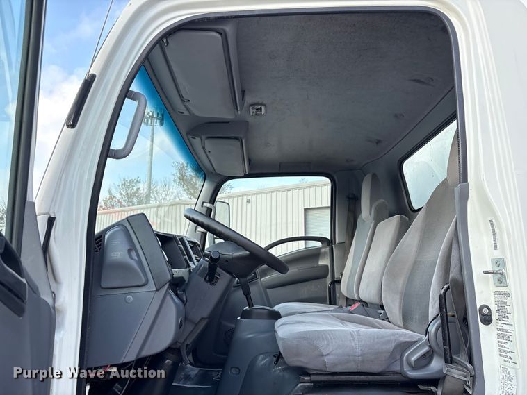 image for item EA7224 2019 Isuzu NPR box truck