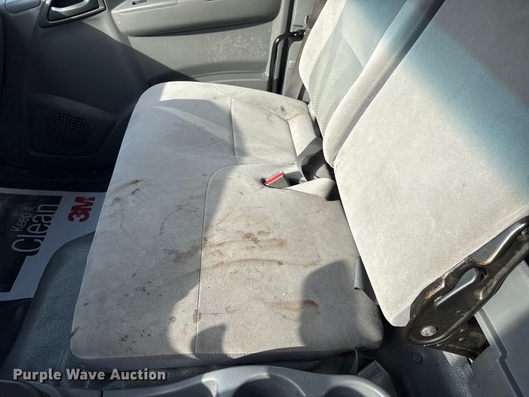 image for item EA7224 2019 Isuzu NPR box truck