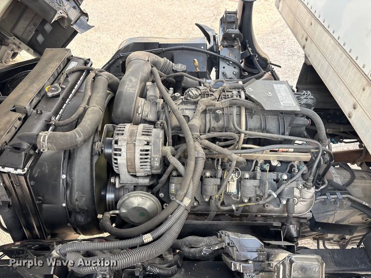 image for item EA7224 2019 Isuzu NPR box truck