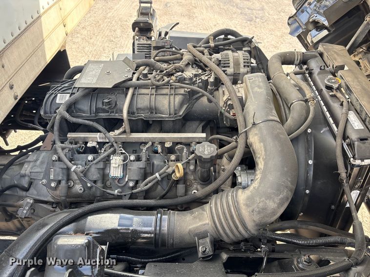 image for item EA7224 2019 Isuzu NPR box truck