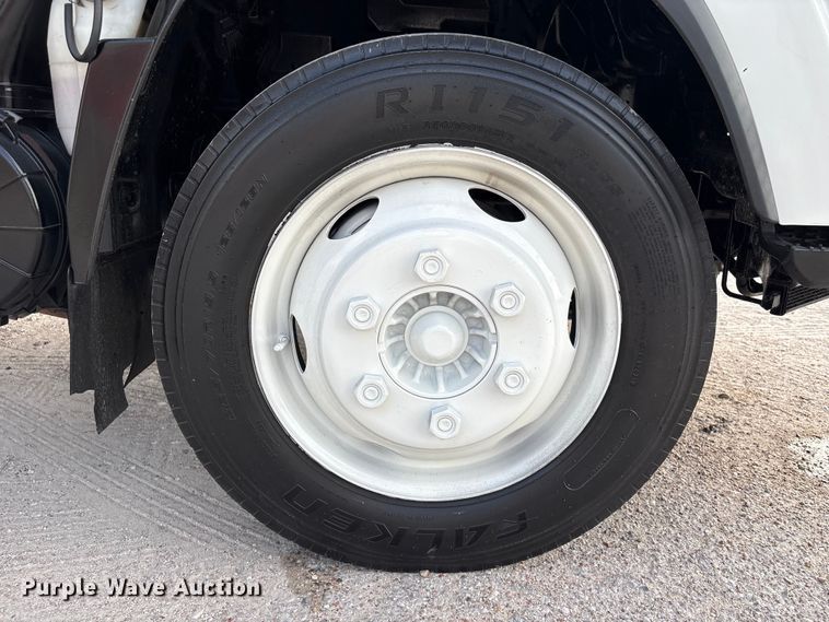 image for item EA7224 2019 Isuzu NPR box truck