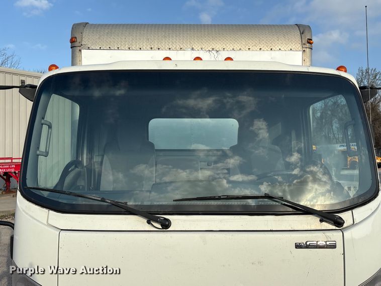 image for item EA7225 2019 Isuzu NPR box truck