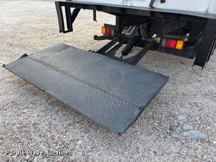 image for item EA7225 2019 Isuzu NPR box truck