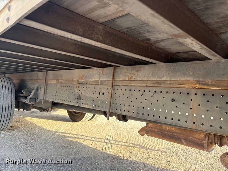 image for item EA7225 2019 Isuzu NPR box truck