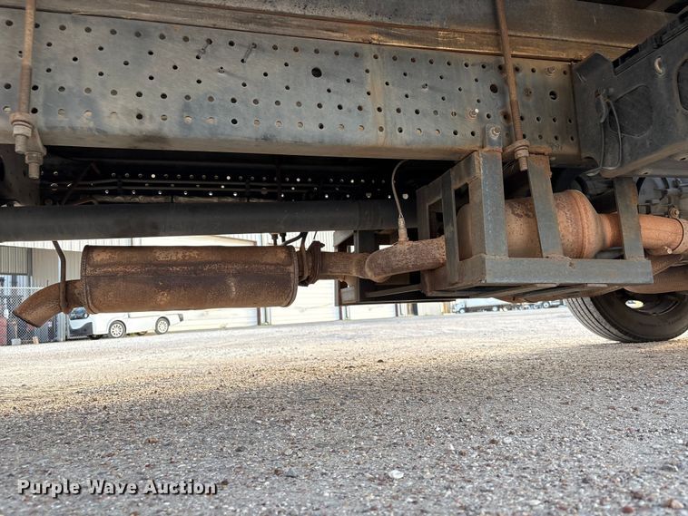 image for item EA7225 2019 Isuzu NPR box truck