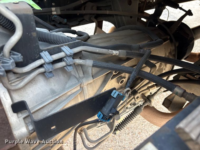 image for item EA7225 2019 Isuzu NPR box truck