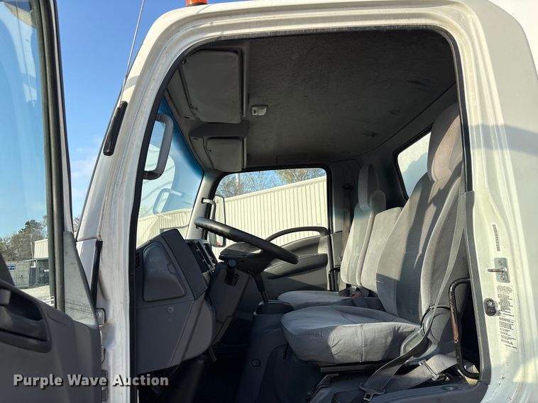 image for item EA7225 2019 Isuzu NPR box truck
