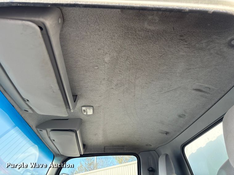 image for item EA7225 2019 Isuzu NPR box truck