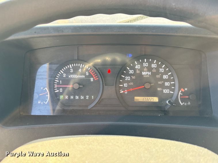 image for item EA7225 2019 Isuzu NPR box truck