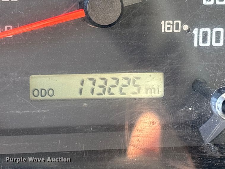 image for item EA7225 2019 Isuzu NPR box truck