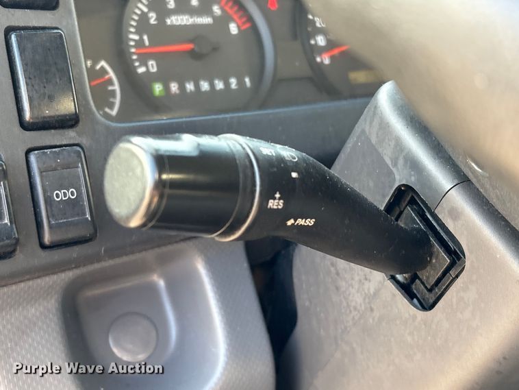 image for item EA7225 2019 Isuzu NPR box truck