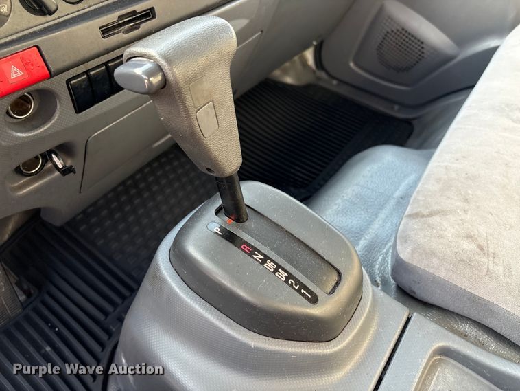 image for item EA7225 2019 Isuzu NPR box truck