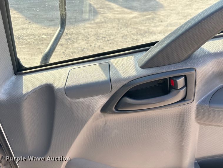 image for item EA7225 2019 Isuzu NPR box truck