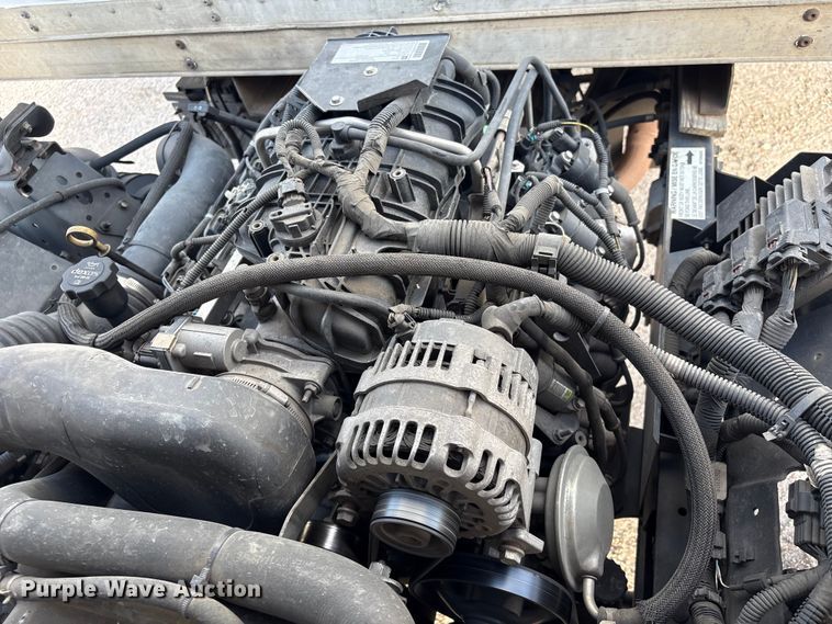 image for item EA7225 2019 Isuzu NPR box truck