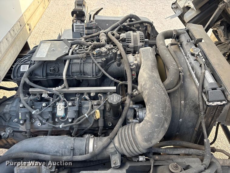 image for item EA7225 2019 Isuzu NPR box truck