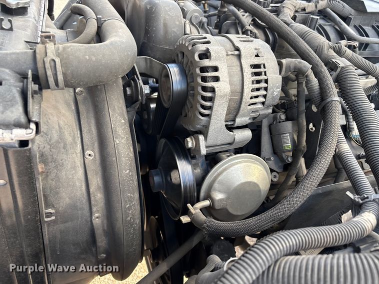 image for item EA7225 2019 Isuzu NPR box truck