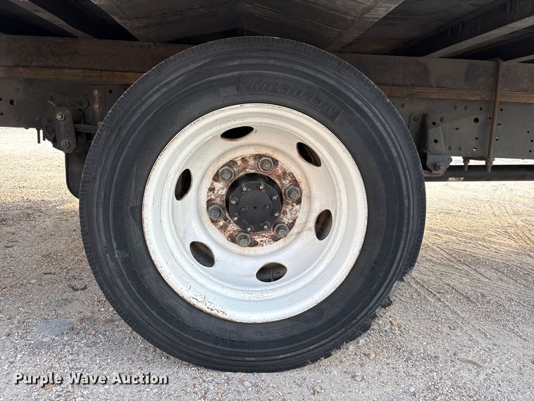 image for item EA7225 2019 Isuzu NPR box truck