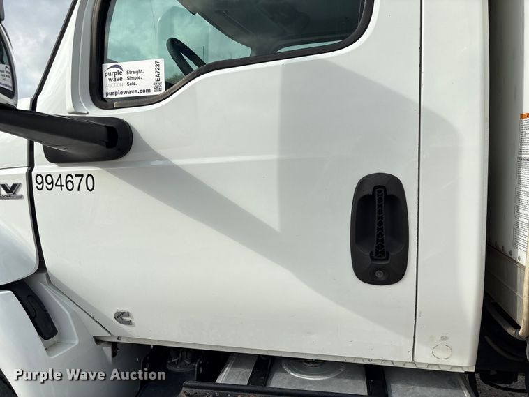 image for item EA7227 2019 International MV607 refrigerated truck