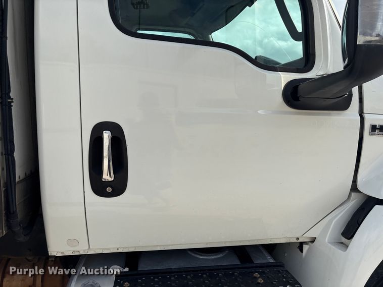 image for item EA7227 2019 International MV607 refrigerated truck