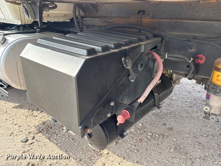 image for item EA7227 2019 International MV607 refrigerated truck