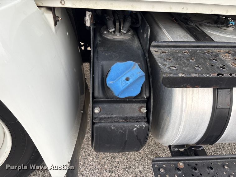 image for item EA7227 2019 International MV607 refrigerated truck