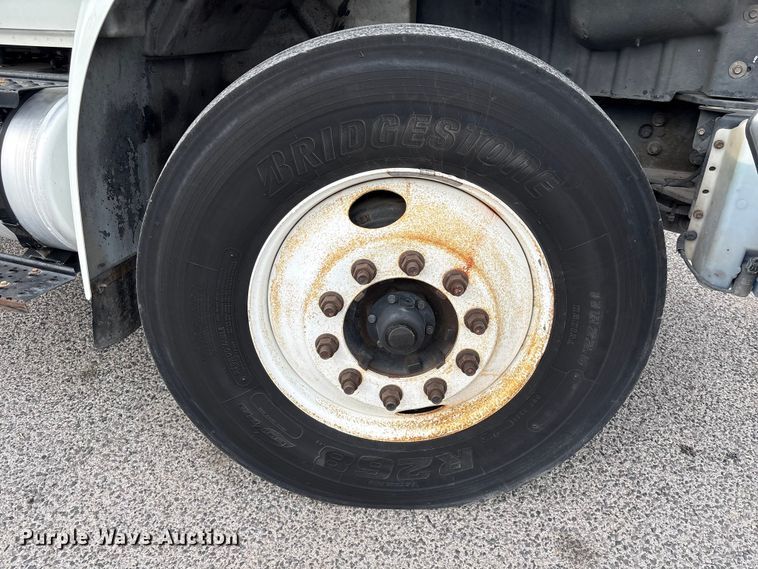 image for item EA7227 2019 International MV607 refrigerated truck