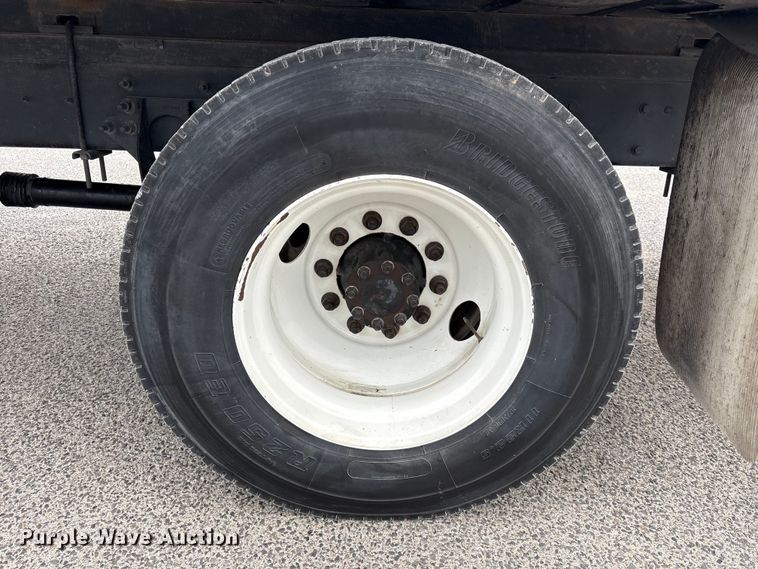 image for item EA7227 2019 International MV607 refrigerated truck