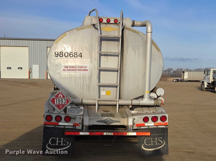 image for item EB1375 1998 Beall BAST-120-4-SB tank trailer