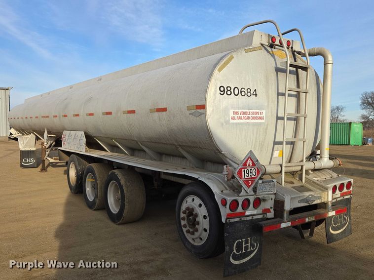 image for item EB1375 1998 Beall BAST-120-4-SB tank trailer