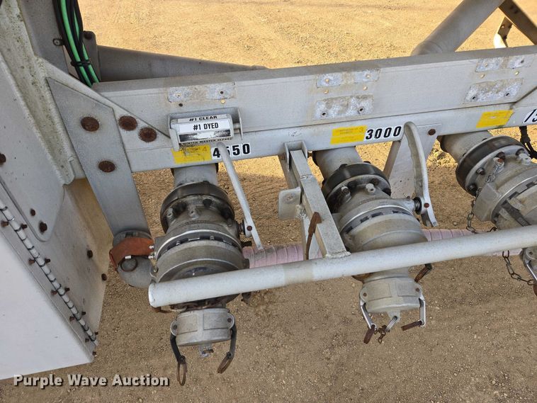 image for item EB1375 1998 Beall BAST-120-4-SB tank trailer