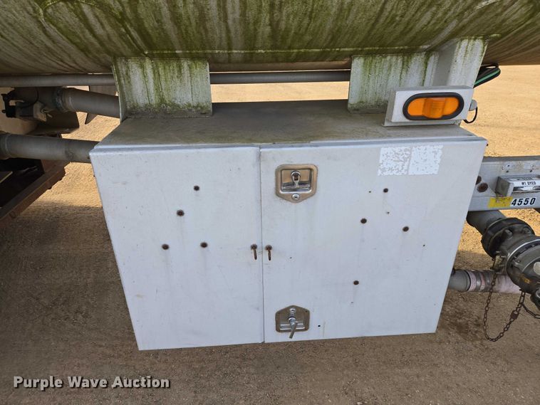 image for item EB1375 1998 Beall BAST-120-4-SB tank trailer