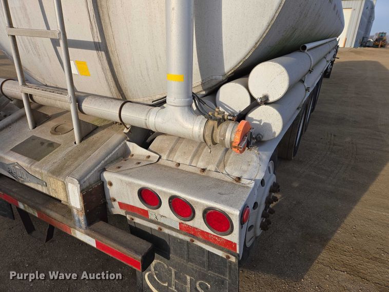 image for item EB1375 1998 Beall BAST-120-4-SB tank trailer