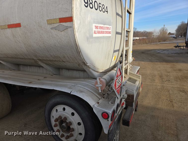 image for item EB1375 1998 Beall BAST-120-4-SB tank trailer