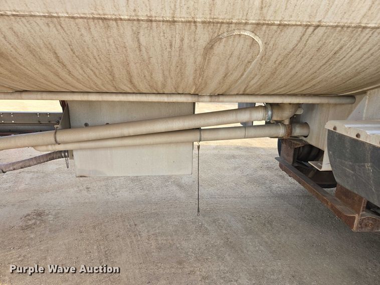image for item EB1375 1998 Beall BAST-120-4-SB tank trailer
