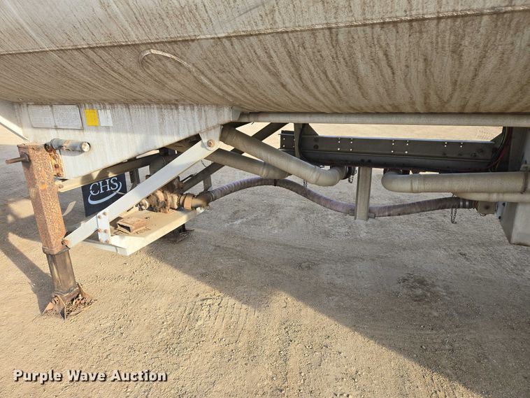 image for item EB1375 1998 Beall BAST-120-4-SB tank trailer